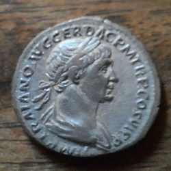 Trajan A/Buste laure a d R/Genie debout de face D 19.6 P 2.57g RIC 275 C 398