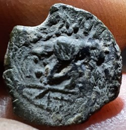 Marseille ou imitation vallee du rhone A/Tete Apollon a d R/Taureau a g D14.1 P.75g REF?