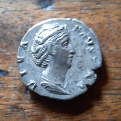 Faustine 1 A/Tete a droite R/Ceres debout a g D16.5 P3.18g RCV 4584 RIC 362 C 104