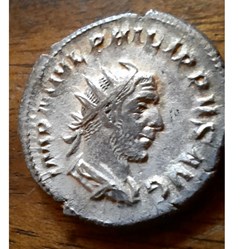 Philippe 1 l Arabe A/Buste radie a d R/Rome assise a g +247 D 21.8 P3.45 RCV8954 C 170 RIC45