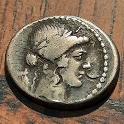 Claudia A/Tete lauree d Apollon a d R/Diana Lucifera -42 D 17 P 3.79g RCV492