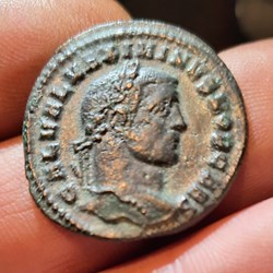 Maximin II Daia A/Tete lauree a d R/Genie debout a g D25.6 P6g RIC 36