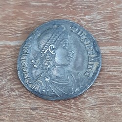 Constance 2 A/Buste diademe a d R/Legende dans couronne +358 -360 D19.4 P 3.05 RIC104 C342