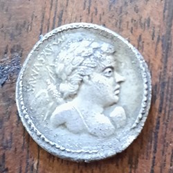 Egnatia A/Tete de Cupidon a d R/Jupiter et Liber temple D 18.1 P 3.40g 325 RRC 391 RCV 325