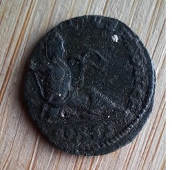 Hannibalien A/ Tete nue a d R/ Euphrate couche a d D 16 P 1.17g rcv 16905 ric 147 c2