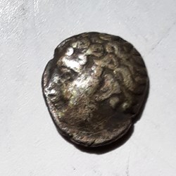 Marseille obole imitation AM A/Tete Apollon a g R/Roue avec rayons D8.5 P 0.50g