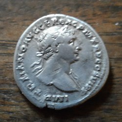 Trajan A/Buste laure a d R/Statue equestre a d D 19.3 P3.15g RIC 291 C 497