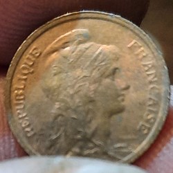 Troisieme Republique A/ Tete de Liberte a d R/ Legende ,branche d olivier D15.2 P1g F105/8