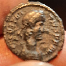 Constance 3 A/Buste diademea d R/Phenix debout a d D18.2 P 2.14g RIC277 C58