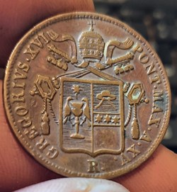 Gregoire xvi A/Ecu clef de ST Pierre R/ Deux rameaux D30 P 9.98g mONT 213