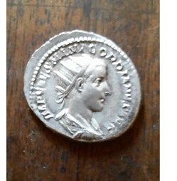 Gordien 3 A/Buste radie a d R/Paix debout de face D 22.2 P 4.06g RCV 8627 C 173 RIC 3