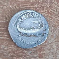 Marc Antoine A/Trireme a d R/Aigle entre 2 etendards 632631 D18.1 P3.48 RRC544/21 C34