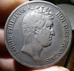 Louis philippe 1° A/Tete nue a d R/Couronne D37.1 P24.77g F315/14