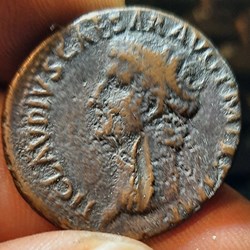 Claude A Tete nue a g R /Minerve marchant a d D28.7 P 10.68g C84 RIC100 RCV 1861