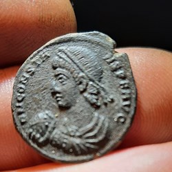Constans A/Buste laure a g R/ Soldat et personnage +348+350 D21P4.02g RIC103 C19