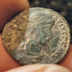 Constance 2 A / Tete diademee ad R/ Cavalier et soldat D22.6 P4.09g RIC120 C45