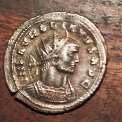 Aurelien +271-272 A/Tete radiee a g R/Aurelien a d, Jupiter a g D24.2 P3.66g RIC225 .C110