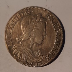 Louis 14 A /Buste laure a d R/Ecu de France couronne D 32 P 13.52g GAD 169 DR 527