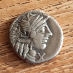 Fannia R/Tete casquee de Rome a d R/Victoire dans quadrige D17.1 P3.86g RCV150 RRC 275/1