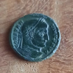 Constantin 1 A/ Buste aure a d R/Couronne D 18.5 P 2.59g ric 233 c 123