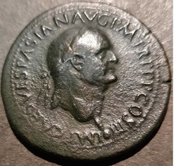 Vespasien A/Tete lauree a d R/Rome debout a g +77-78 D 35.7 P 23.51g RCV 2332 C407 RIC 752