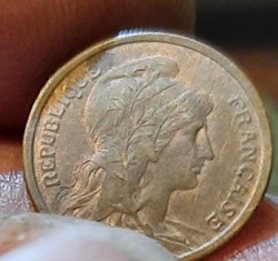 Troisieme Republique A/Tete Liberte a d R/ Legende ,branche d olivier D15.3 P1g F 105/13