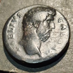 Aelius A/Tete nue a d R/L Esperance debout a g +137 D31.4 P23.07 RCV 3986 C 56 RIC  1055