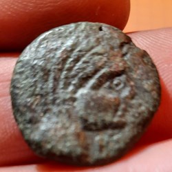 Neronken A/Tete a d R/ Taureau a d au dessus couronne-125-45 D23.1 P9.42g Latour 2488