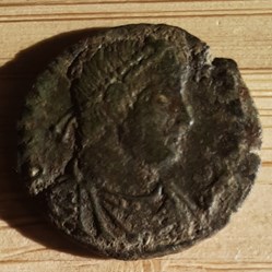 Valens A/Buste diademe a d R / Empereur debout a d D18.2 P 2.82g RIC 11b-c