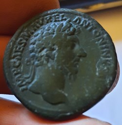 Marc Aurele A/ Tete lauree a d R/ mMarc Aurel et Lucius Verus D32.8 P24.89g C54 RIC826 RCV 4962