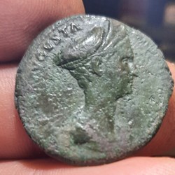 Sabine A/Tete diademee a d R/Vesta assise a g D27 P10.65g C17 RIC1037RCV3944