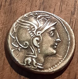 Aburia A/Tete de Rome a d R/Quadrige a d -134 D19.5 P3.99 g RCV121
