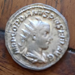 Gordien3 A/Buste radie a d R/Mars marchant a d +244 D22.3 P4.37g RIC145 C155