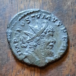 Postume A/Buste radie a d R/La Monnaie debout a g +263-265 D21 P2.81 RCV10962 C199 RIC75