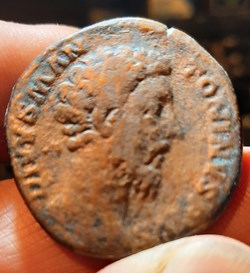Marc Aurele A/Tete nue a d R / Quadrige Elephants D29.9 P21.27g C95 RIC661 RCV5985