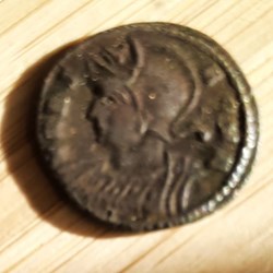 Rome A/Tete casquee de rome R/Louve a g D 17.9 P2.14g RIC 373 C 18