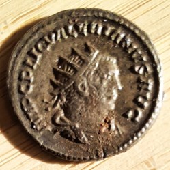 Valerien 1° A/ Buste radie a d R/Valerien et Gallien +257+258 D22.7 P4.04g C276 RC 2905 RIC293