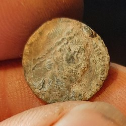 Constantin 1° A/Buste diademe a d R/Soldats e enseigne +336+337 D14.8 P1.13g NBD1435 Ferrando 530