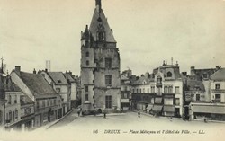 La Place Métézeau et l'Hôtel de Ville