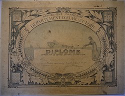 Diplôme de récompense agricole pendant la période de guerre 1914-1918 décerné à Mme Leucart