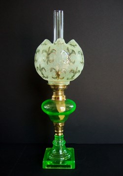 Lampe à pétrole en ouraline verte