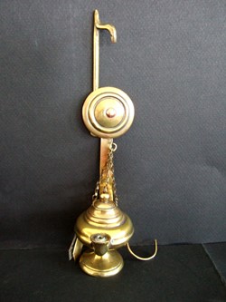Petite lampe à huile de maison de poupée de type florentine, à suspendre.