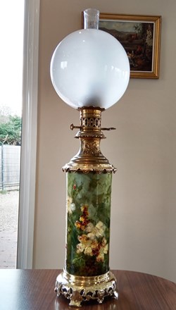 Lampe à huile, à modérateur en faïence de Montigny sur Loing