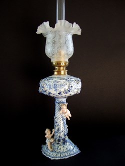 Lampe à pétrole en porcelaine de Meissen