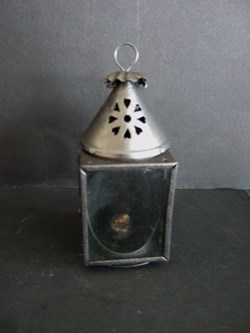 Petite lanterne en tôle, à bougie, pour maison de poupée