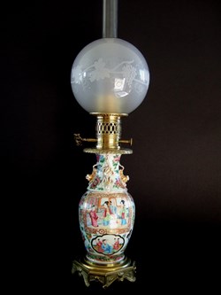 lampe à huile à modérateur en porcelaine de Canton