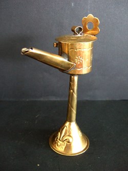 Petite lampe lampe à huile de maison de poupée, de type hollandaise