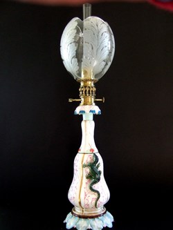 lampe à huile à modérateur à décors de lézards