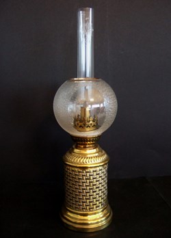 Lampe à pétrole en laiton