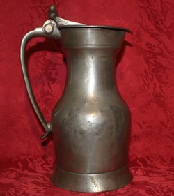 Pichet en étain